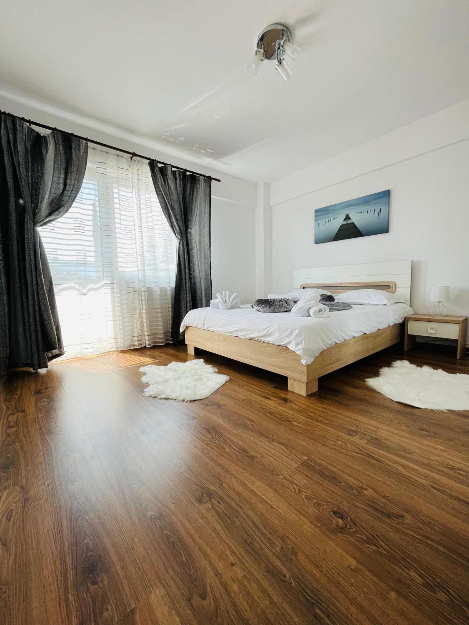 Green Apartaments Zărneşti Esterno foto