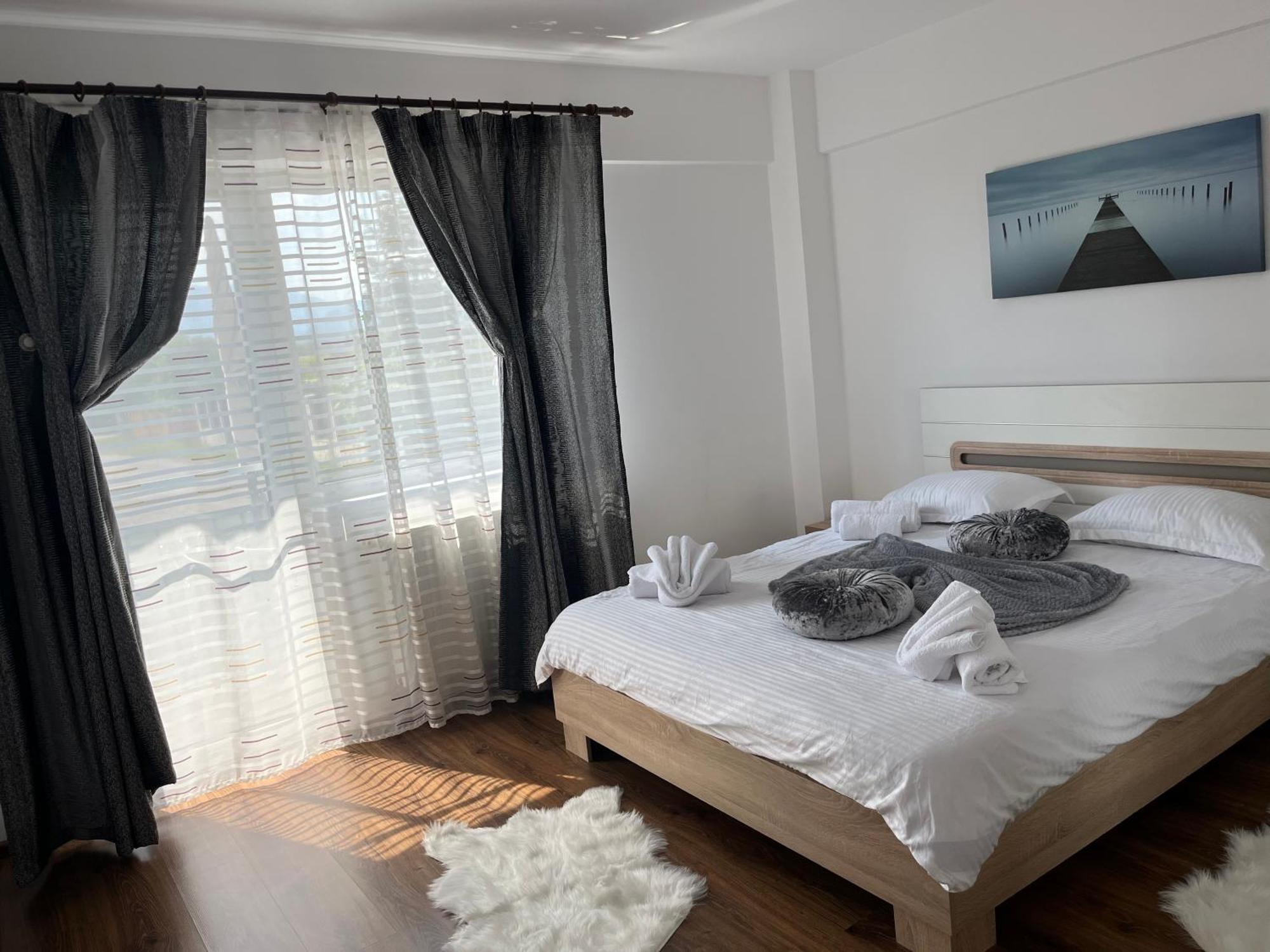 Green Apartaments Zărneşti Esterno foto