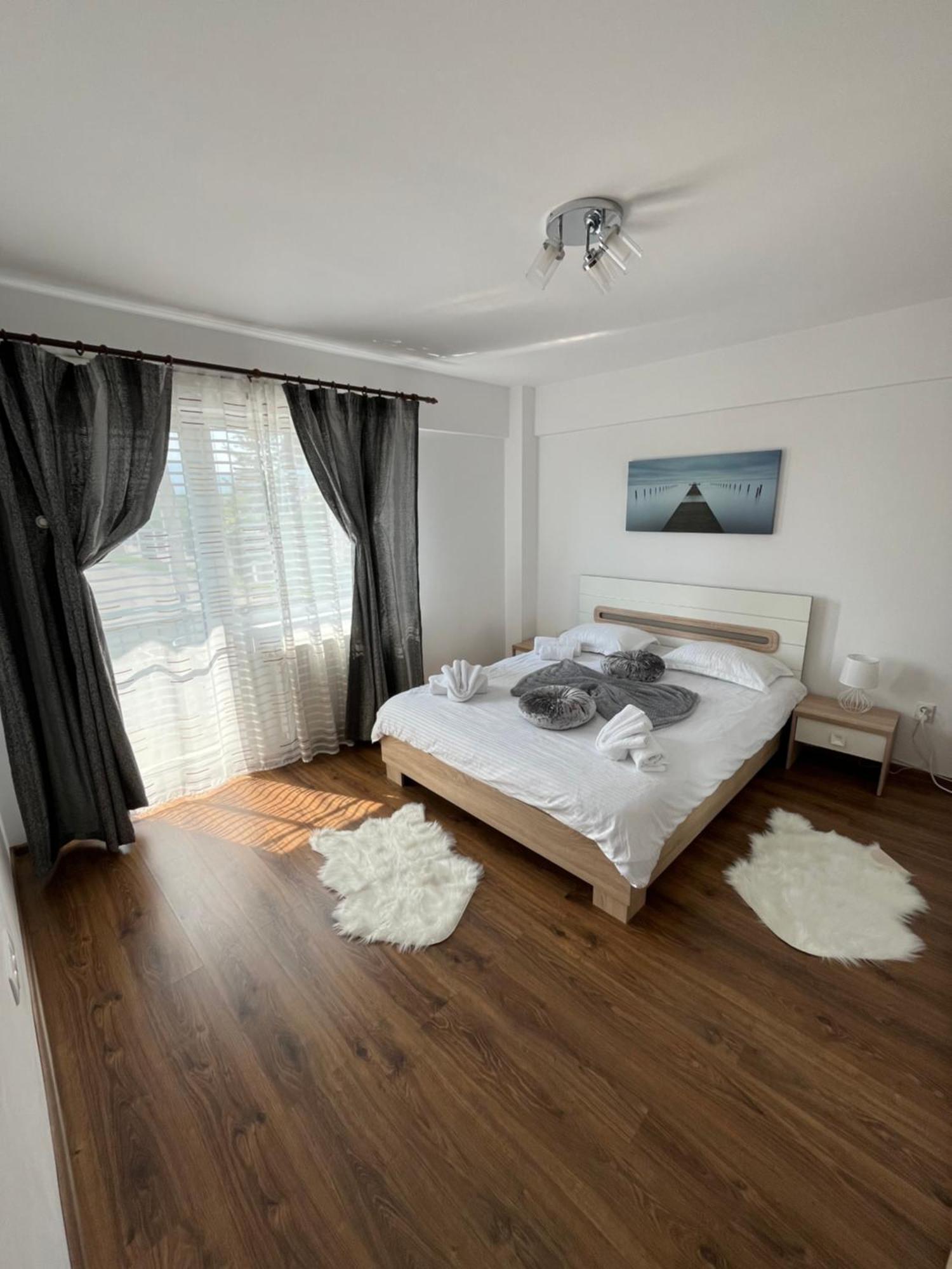Green Apartaments Zărneşti Esterno foto