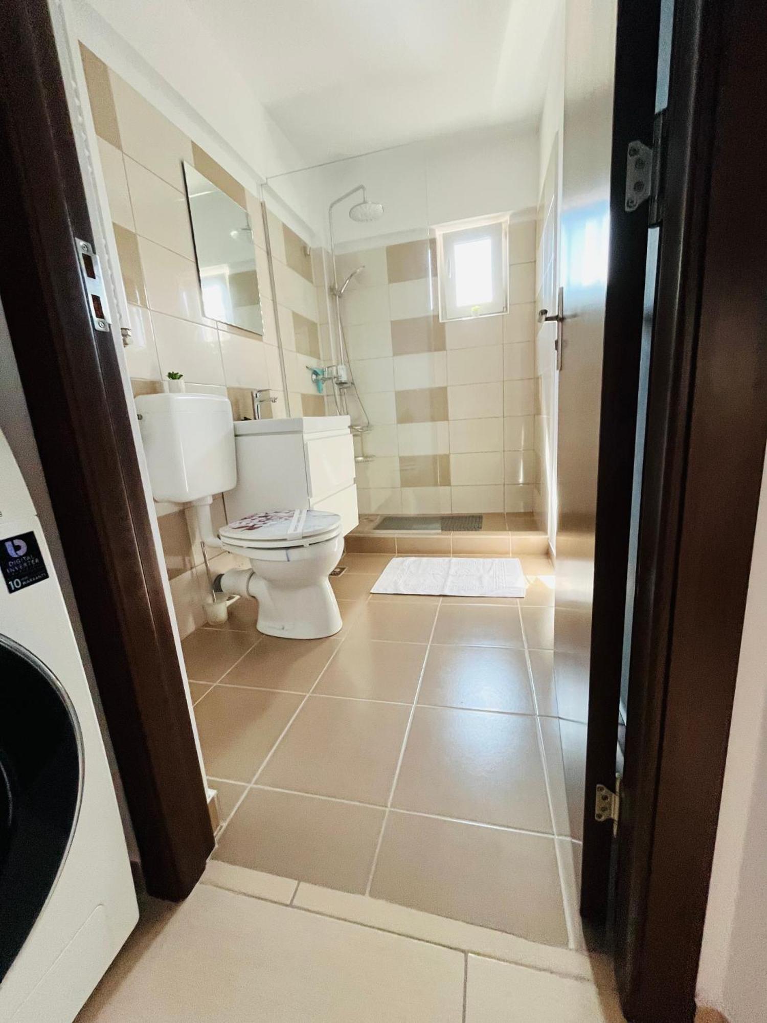 Green Apartaments Zărneşti Esterno foto