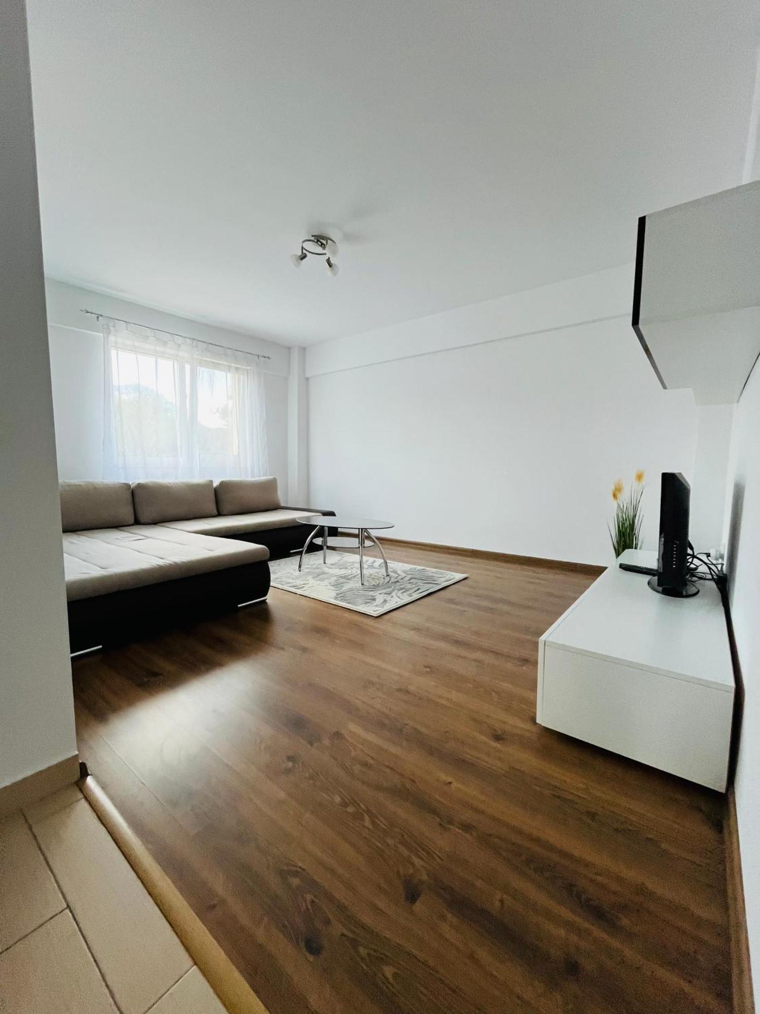 Green Apartaments Zărneşti Esterno foto