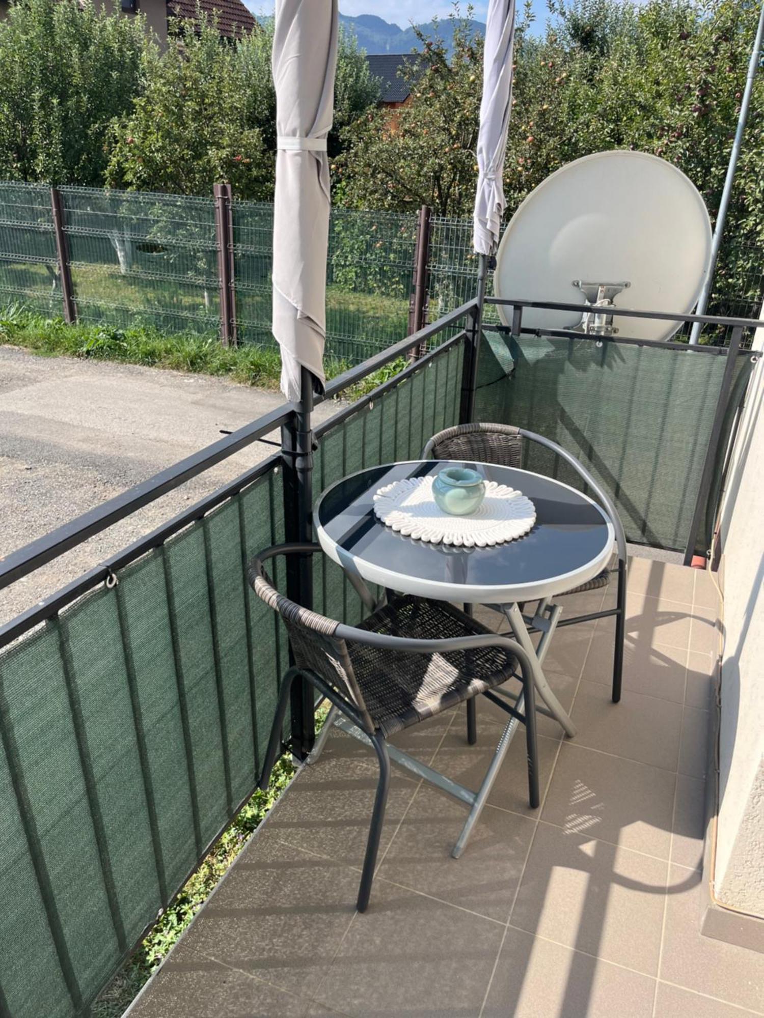 Green Apartaments Zărneşti Esterno foto