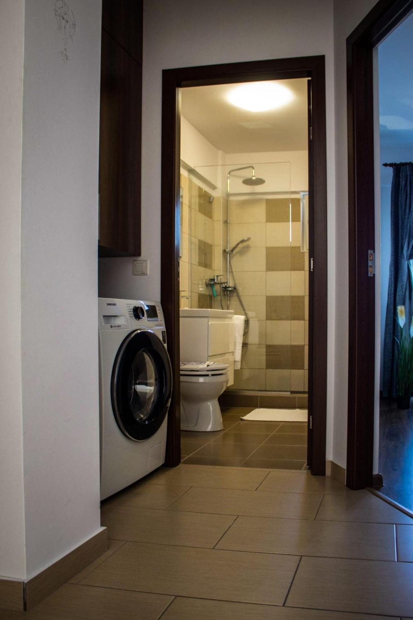 Green Apartaments Zărneşti Esterno foto