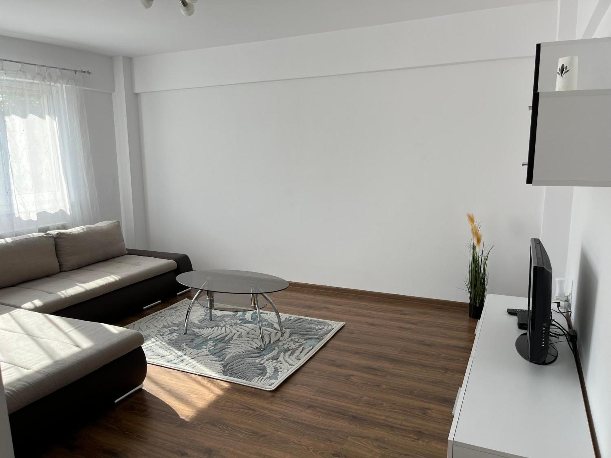 Green Apartaments Zărneşti Esterno foto