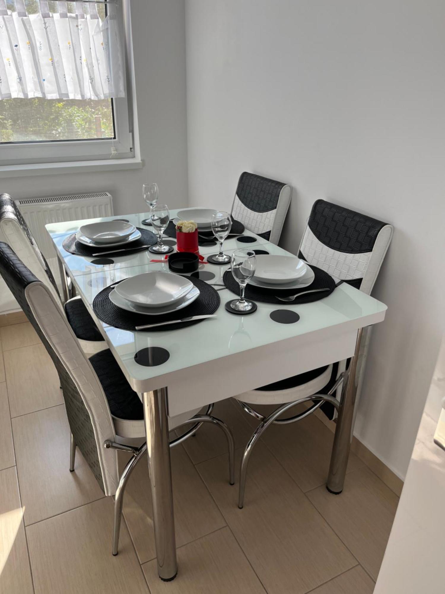 Green Apartaments Zărneşti Esterno foto
